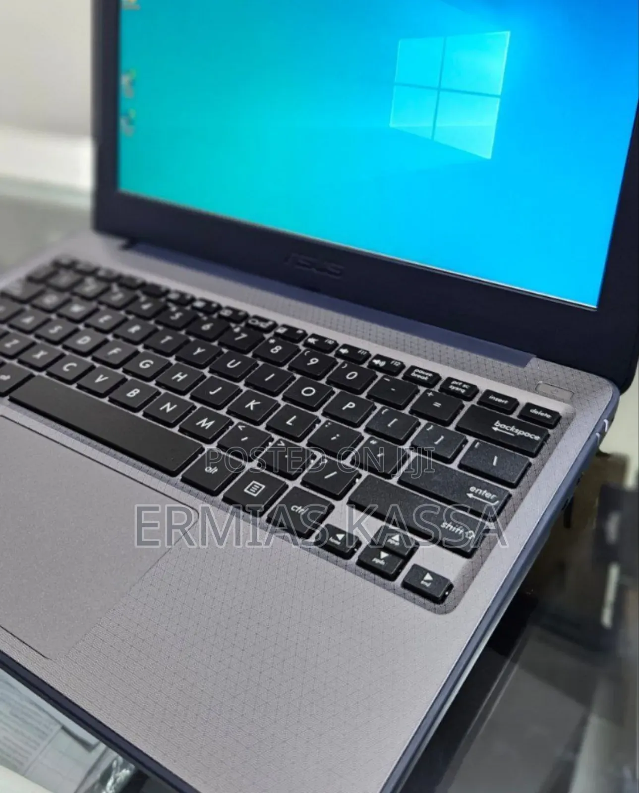 New Laptop Asus A52JC 4GB Intel Celeron SSD 72GB