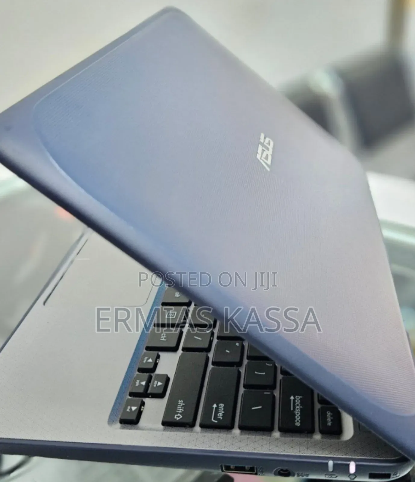 New Laptop Asus A52JC 4GB Intel Celeron SSD 72GB