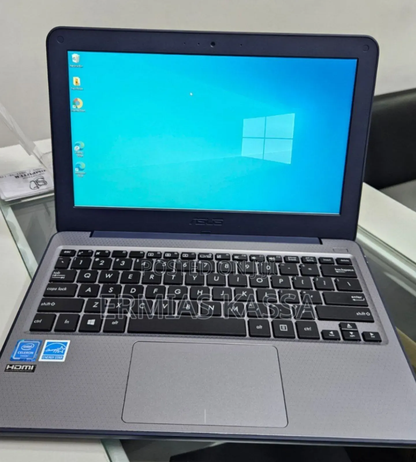 New Laptop Asus A52JC 4GB Intel Celeron SSD 72GB