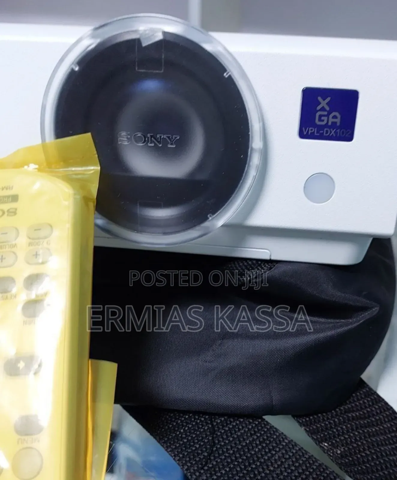 Brand New Sony Projector Model VPL-Dx102