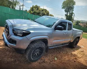 Toyota Tacoma 2018 Silver