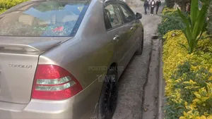 Toyota Corolla Sedan 2001 Gold