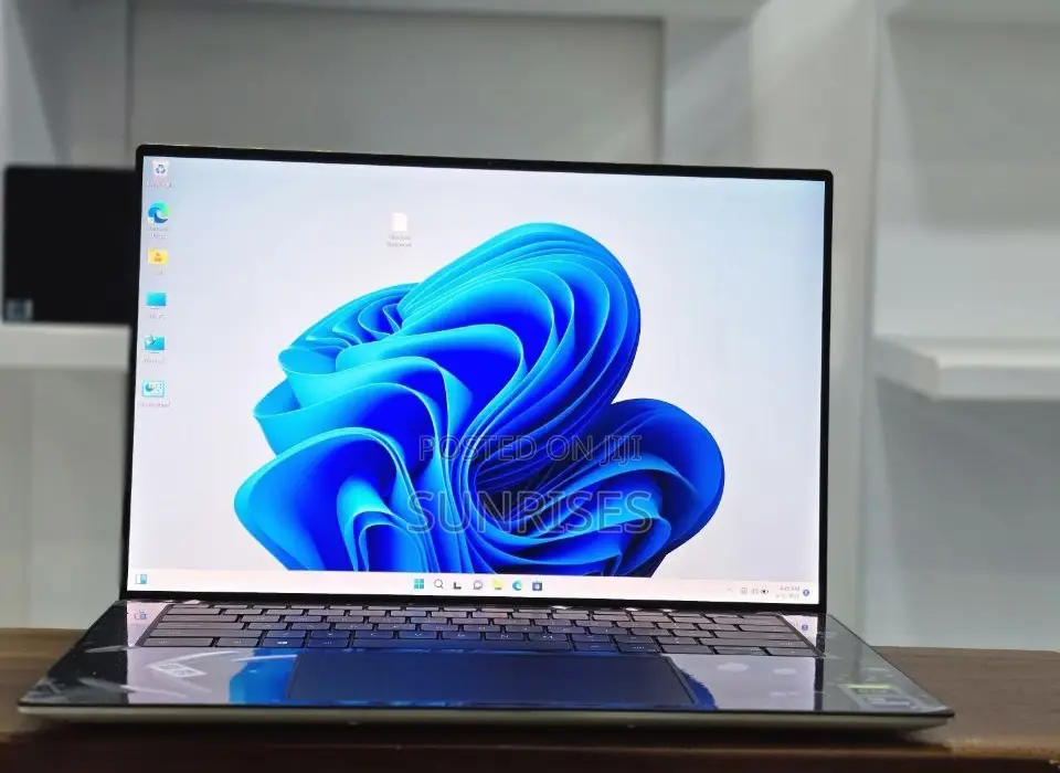 New Laptop Dell XPS 15 32GB Intel Core I9 SSD 2T