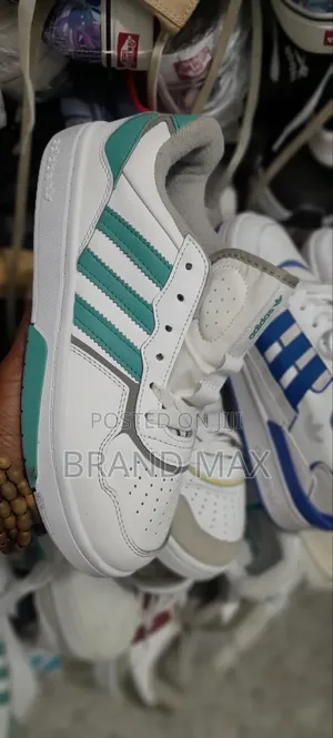 Photo - Adidas Sneakers Master Quality