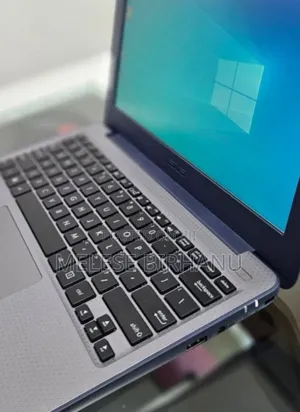 Photo - New Laptop Asus 4GB Intel Core 2 Quad SSD 60GB