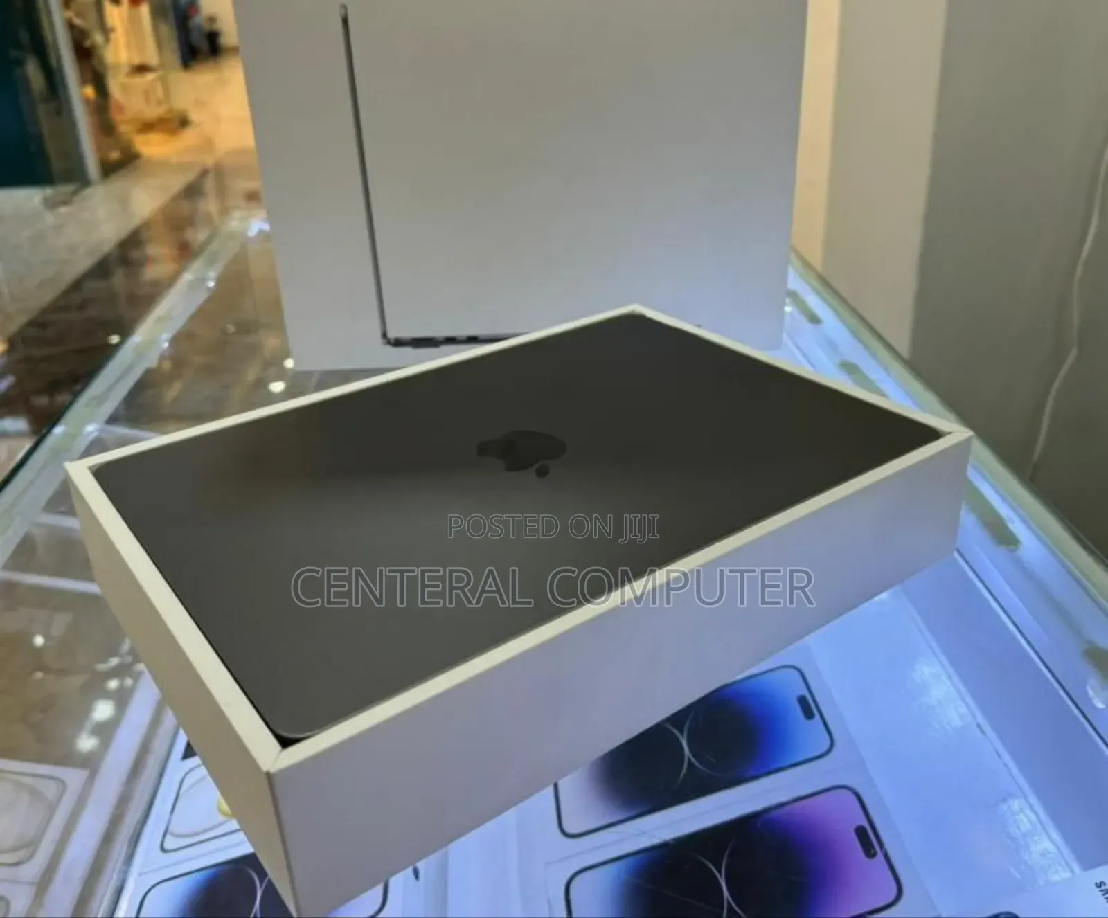 New Laptop Apple MacBook Air 2022 M2 8GB Apple M2 SSD 256GB