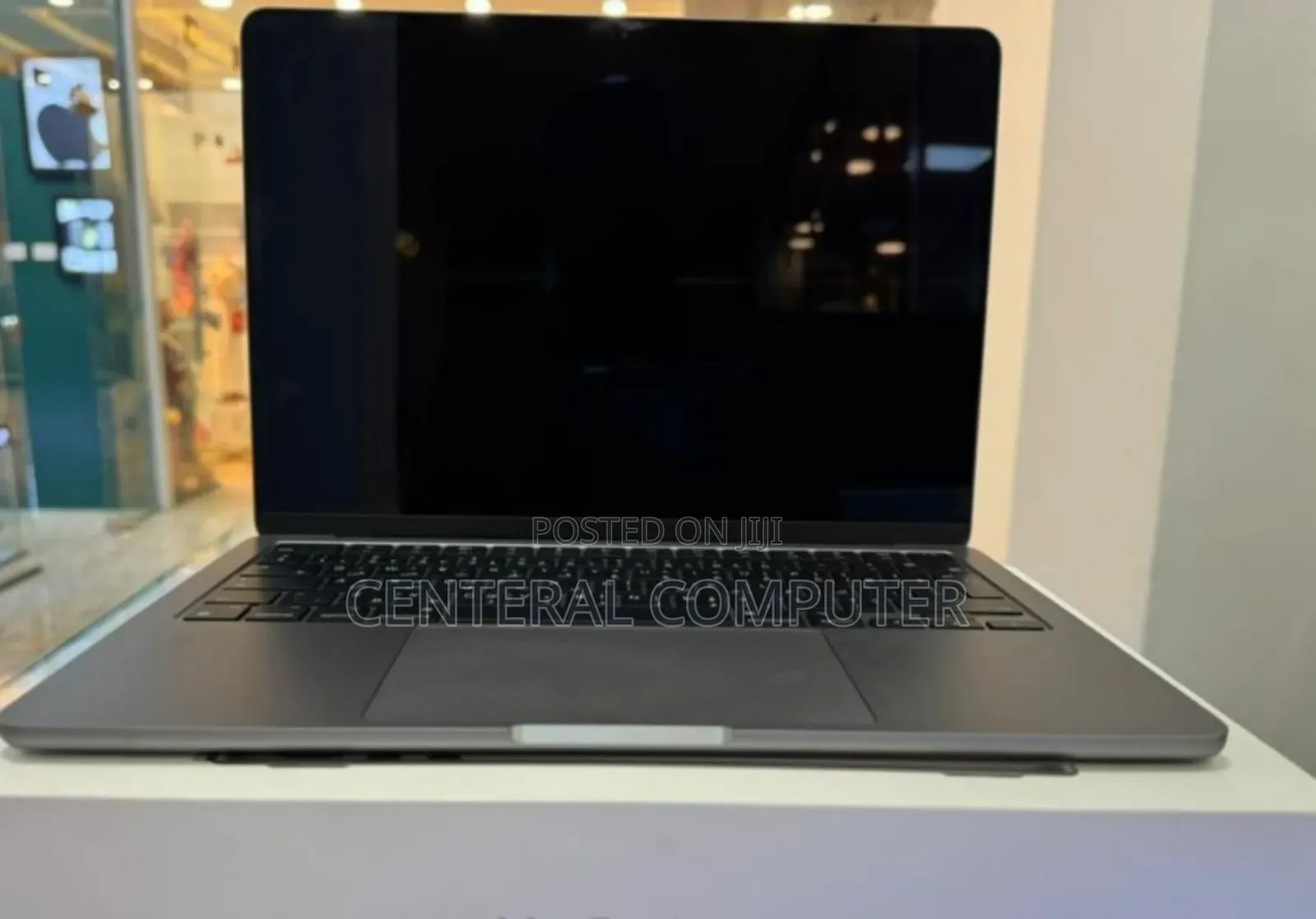 New Laptop Apple MacBook Air 2022 M2 8GB Apple M2 SSD 256GB
