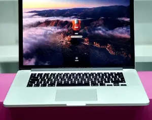 New Laptop Apple MacBook Pro 2017 16GB Intel Core I7 SSD 512GB