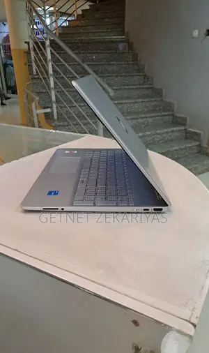 New Laptop HP Stream Notebook 8GB Intel Core I3 SSD 256GB