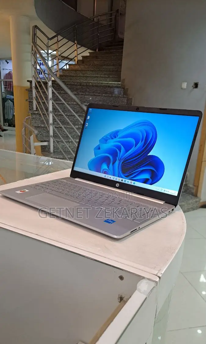 New Laptop HP Stream Notebook 8GB Intel Core I3 SSD 256GB