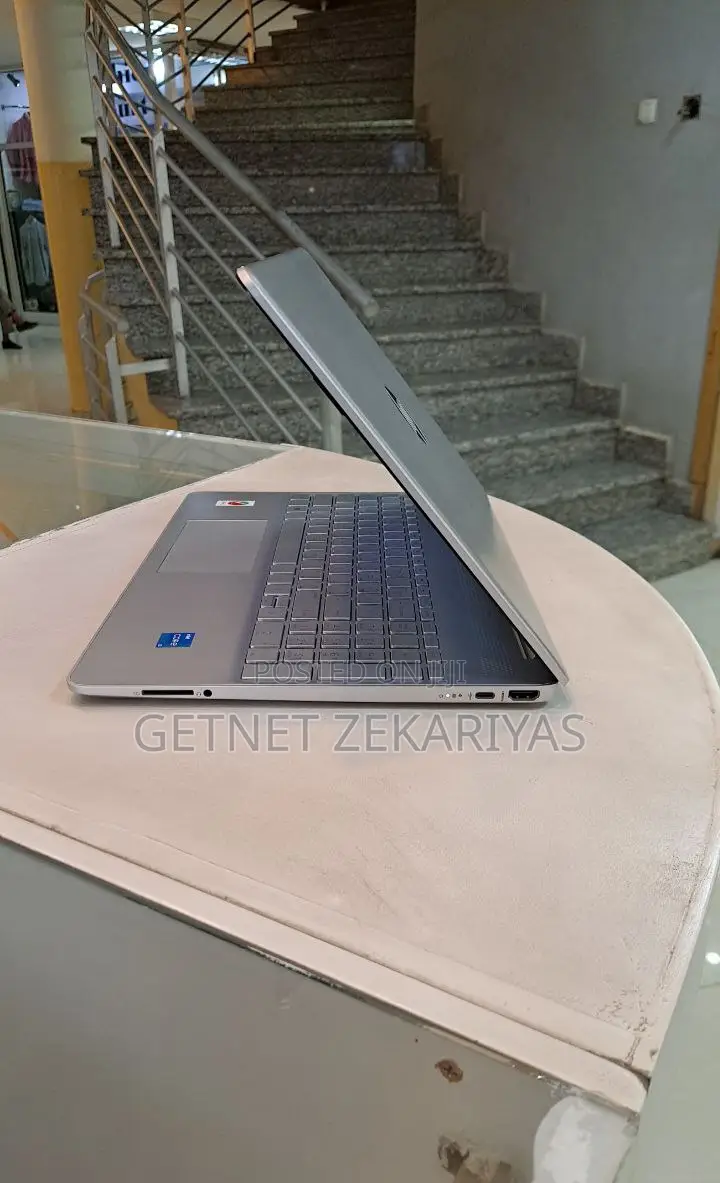 New Laptop HP Stream Notebook 8GB Intel Core I3 SSD 256GB