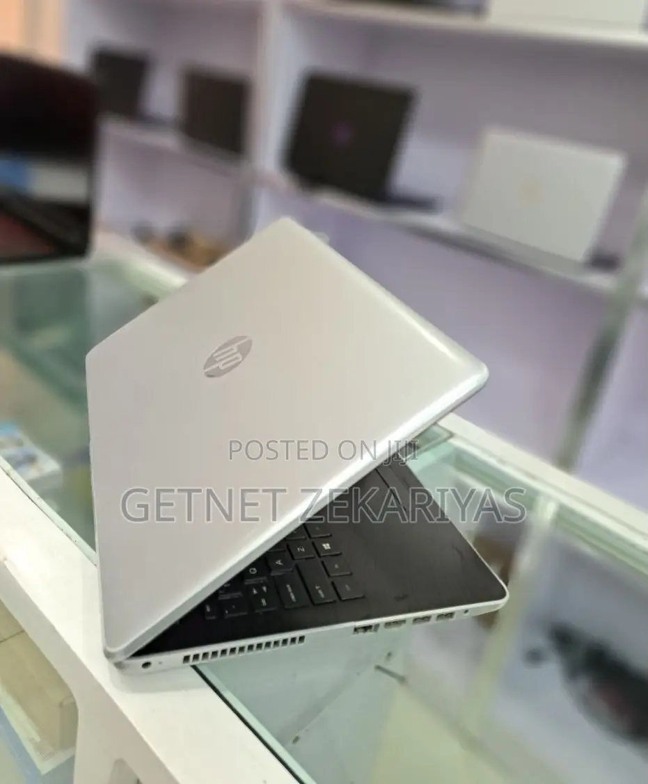 New Laptop HP Stream Notebook 8GB Intel Core I7 HDD 1T