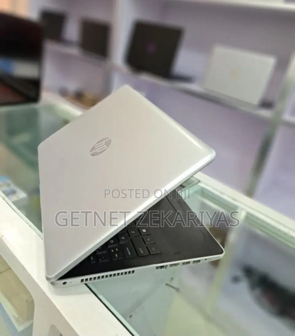 New Laptop HP Stream Notebook 8GB Intel Core I7 HDD 1T