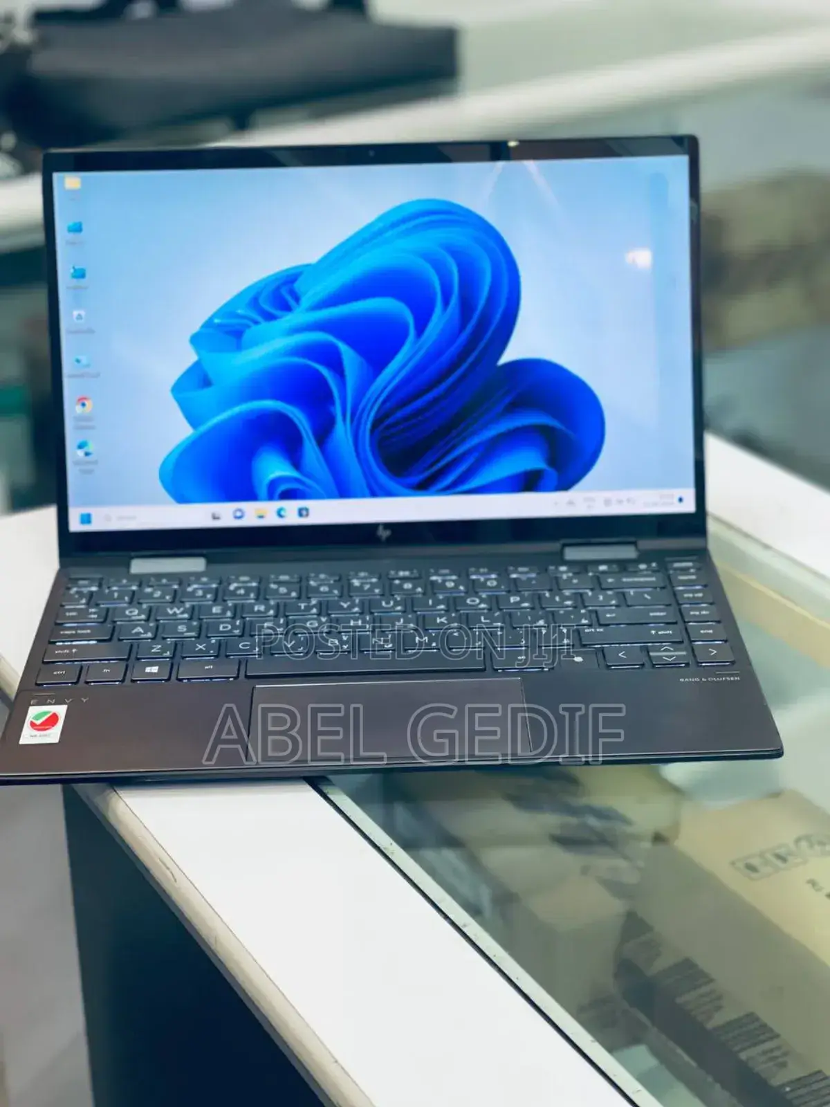 New Laptop HP Envy X360 8GB Intel Core I7 SSD 1T