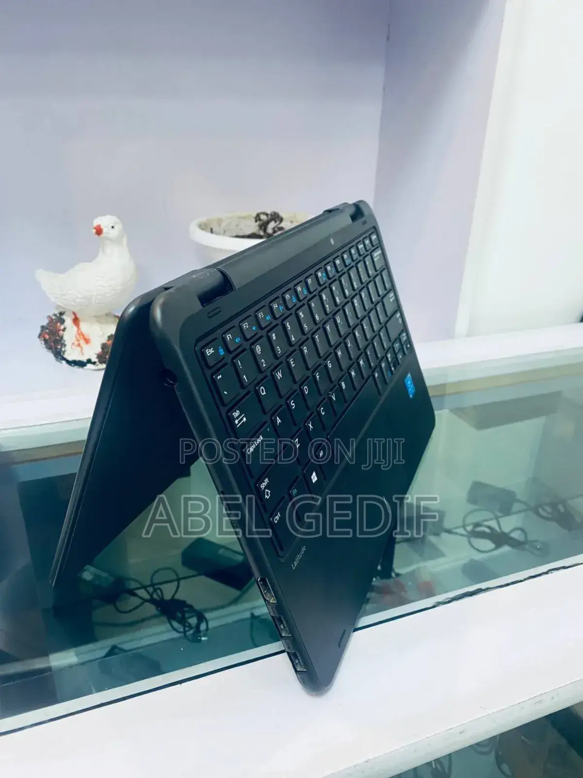 New Laptop Dell Latitude 3189 4GB Intel Pentium SSD 128GB