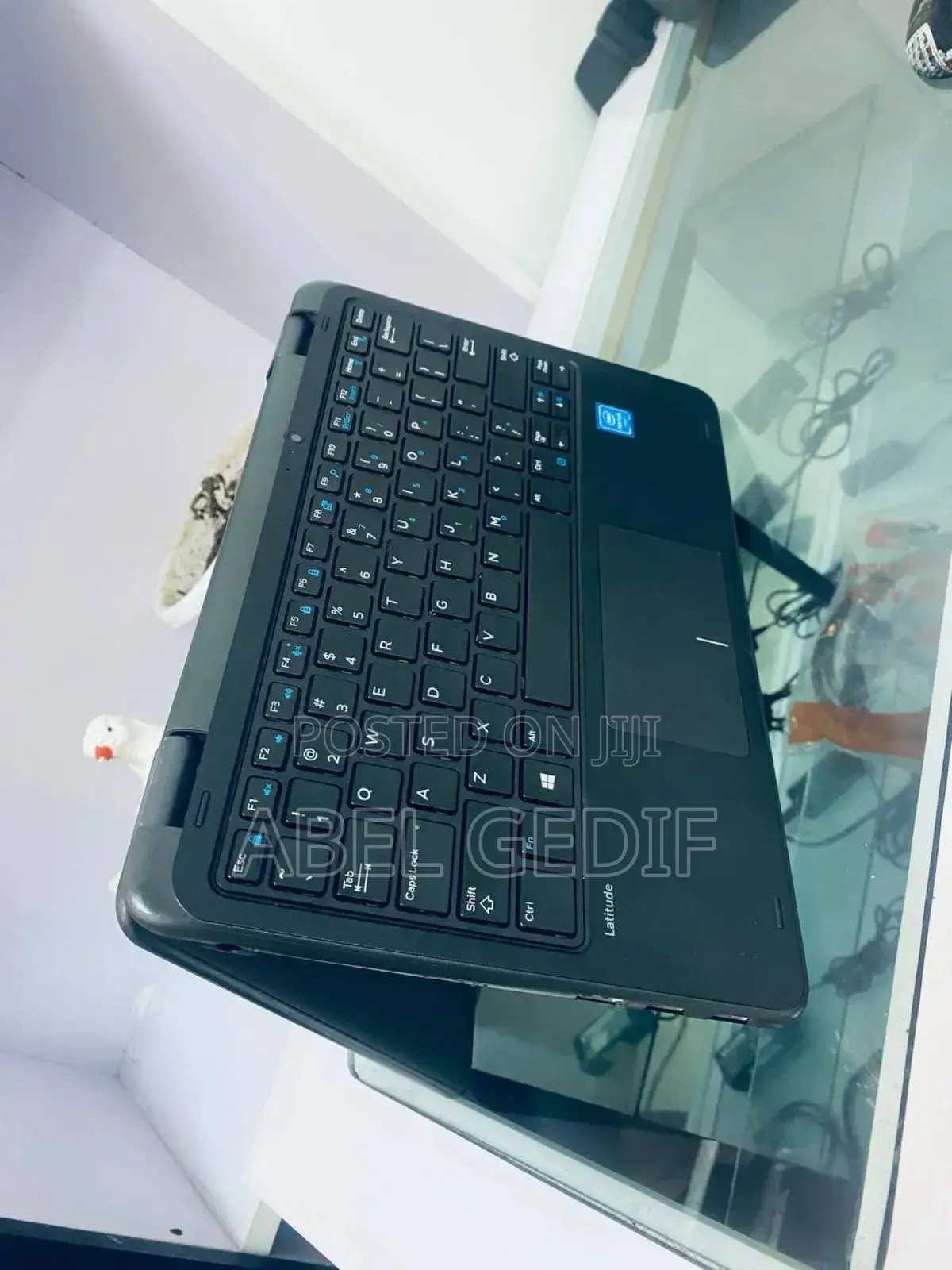 New Laptop Dell Latitude 3189 4GB Intel Pentium SSD 128GB