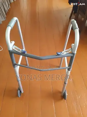 Walker/Wlaker Standard Walker With Wheels Trigger Release