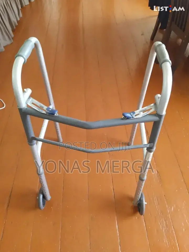 Walker/Wlaker Standard Walker With Wheels Trigger Release