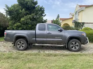Toyota Tacoma 4dr Double Cab 2016