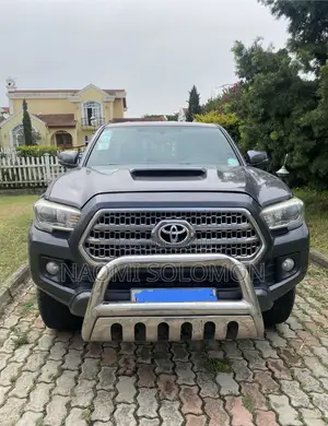 Toyota Tacoma 4dr Double Cab 2016