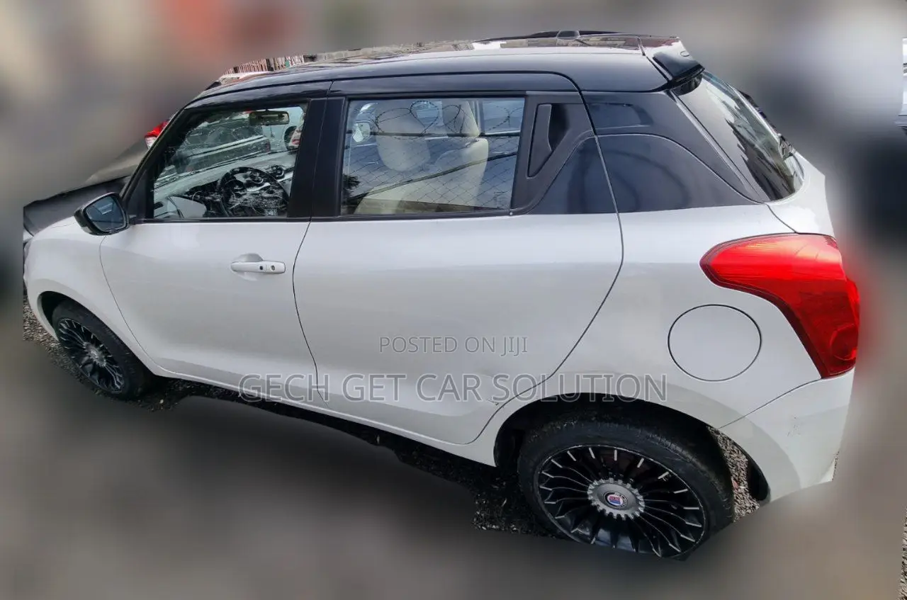 Suzuki Swift 2022 White