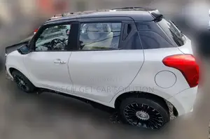 Suzuki Swift 2022 White