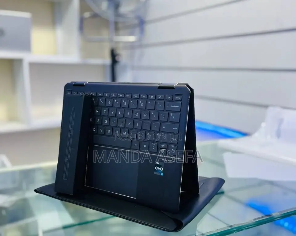 New Laptop HP Spectre 16GB Intel Core I7 SSD 1T