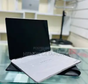 Photo - New Laptop HP Spectre 16GB Intel Core I7 SSD 1T