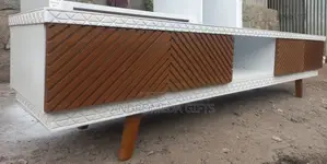 TV Stand (Television Stand)