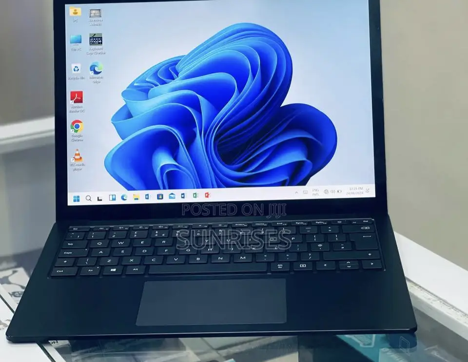 New Laptop Microsoft Surface Pro 7 8GB Intel Core I5 SSD 256GB