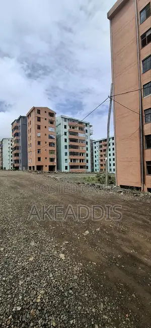 3bdrm Condo in Goro Silase, Bole for sale