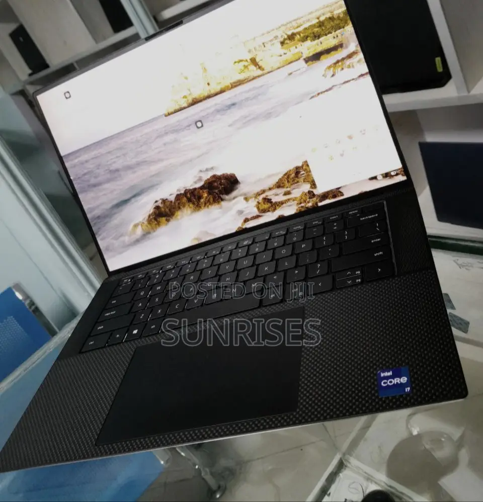 New Laptop Dell XPS 15 16GB Intel Core I7 SSD 512GB