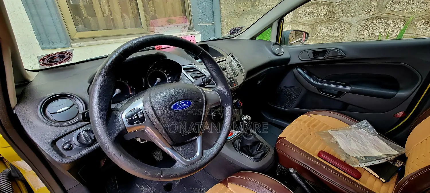 Ford Fiesta 2015 Yellow