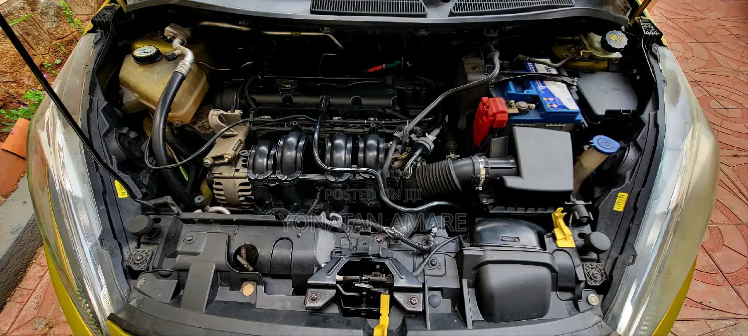 Ford Fiesta 2015 Yellow