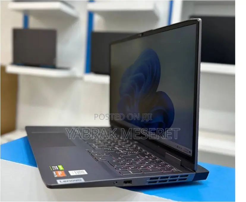 New Laptop Lenovo LOQ 15IRH8 16GB AMD Ryzen 5 SSD 512GB