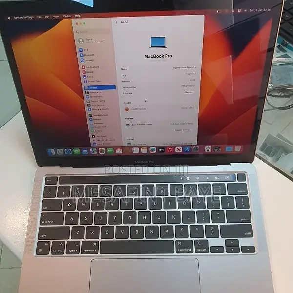 New Laptop Apple MacBook Pro 2022 M2 8GB Intel Core I7 SSD 256GB