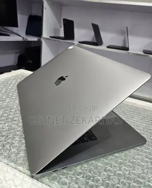 New Laptop Apple MacBook Pro 2017 16GB Intel Core I7 SSD 1T