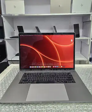 New Laptop Apple MacBook Pro 2017 16GB Intel Core I7 SSD 1T