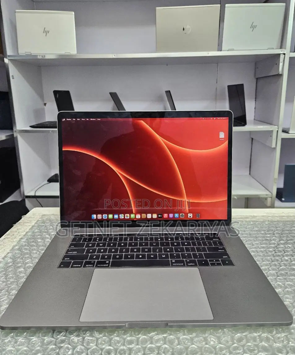 New Laptop Apple MacBook Pro 2017 16GB Intel Core I7 SSD 1T