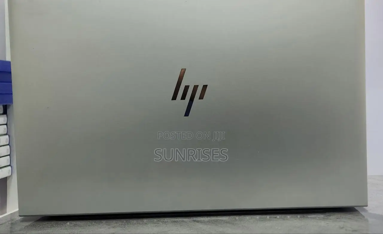 New Laptop Lenovo LOQ 15IRH8 16GB AMD Ryzen 5 SSD 512GB