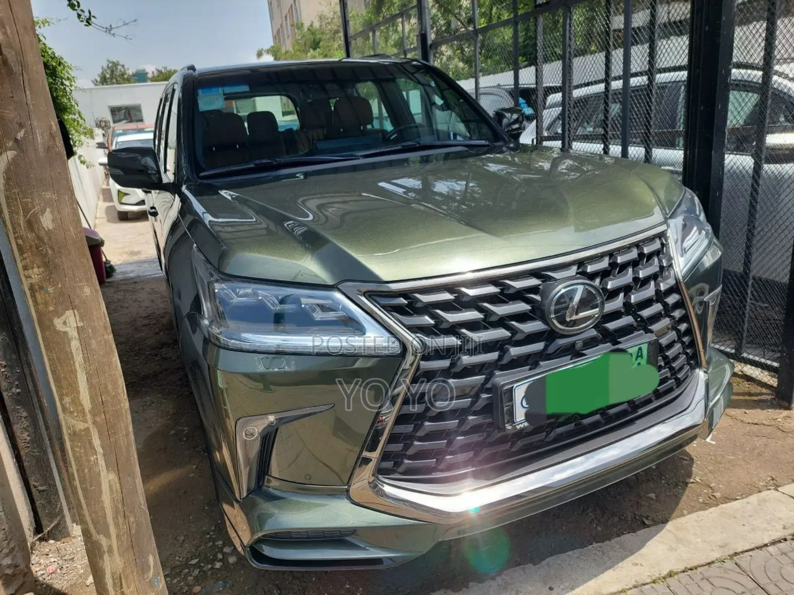 Lexus LX 2022 Green