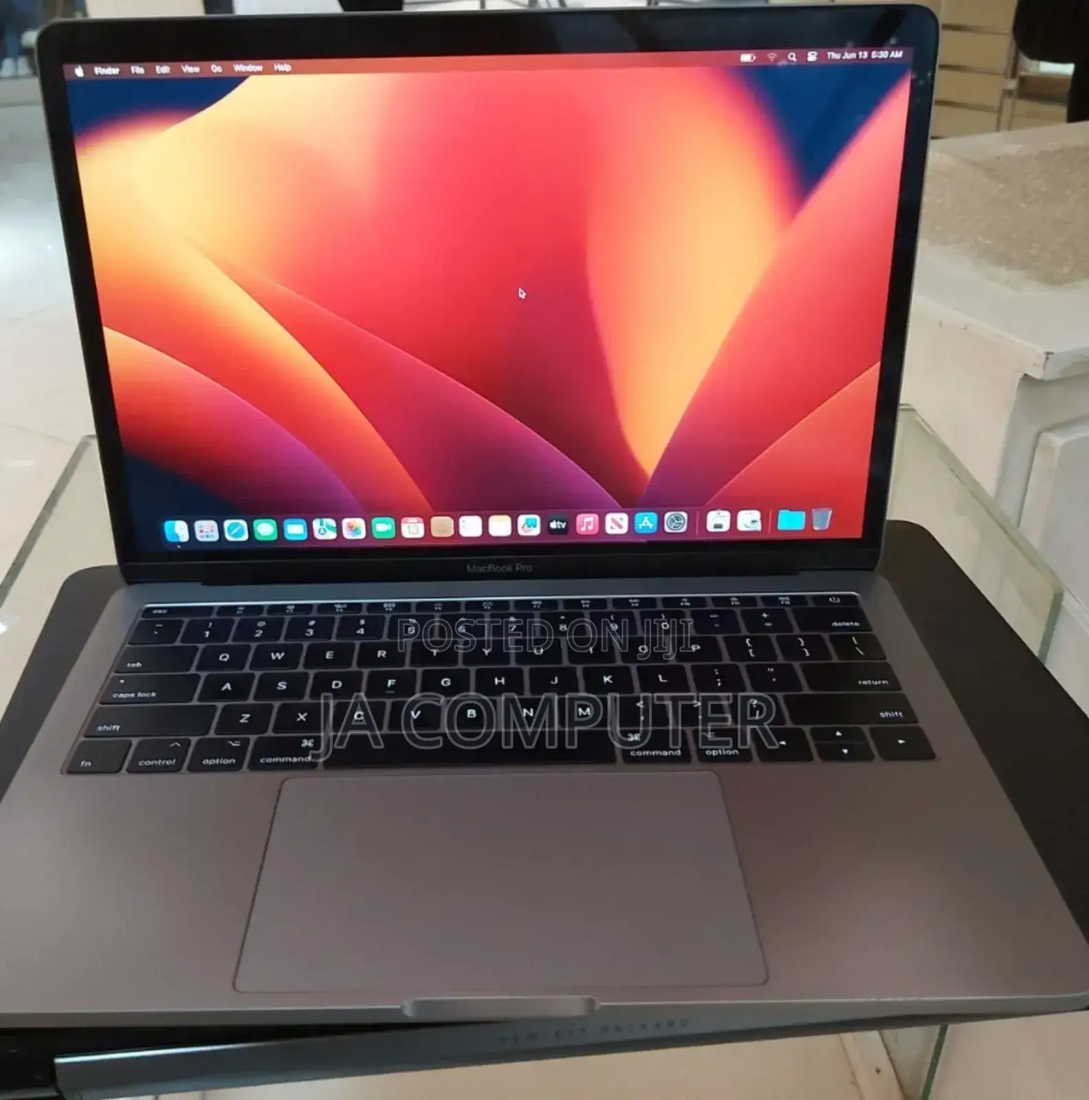 New Laptop Apple MacBook Pro 2017 16GB Intel Core I5 SSD 512GB