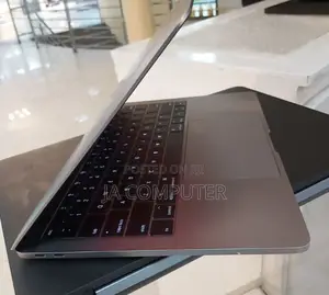 New Laptop Apple MacBook Pro 2017 16GB Intel Core I5 SSD 512GB