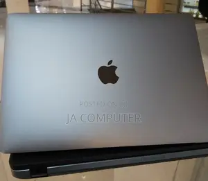 New Laptop Apple MacBook Pro 2017 16GB Intel Core I5 SSD 512GB