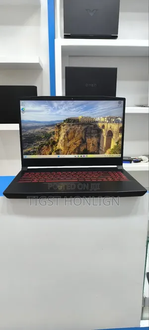 New Laptop MSI GP75 Leopard 16GB Intel Core I7 SSD 512GB