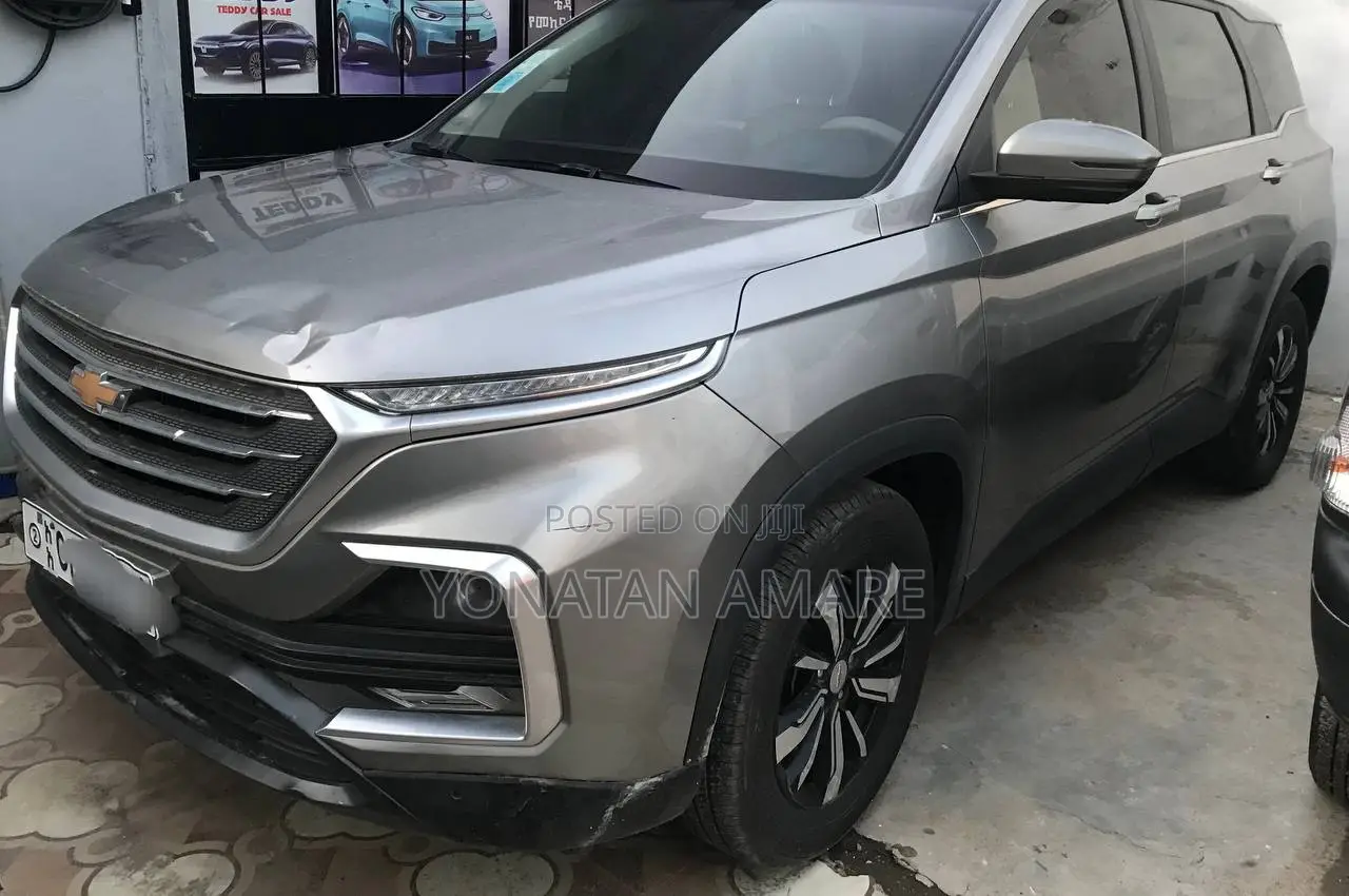 Chevrolet Captiva 2022 Silver