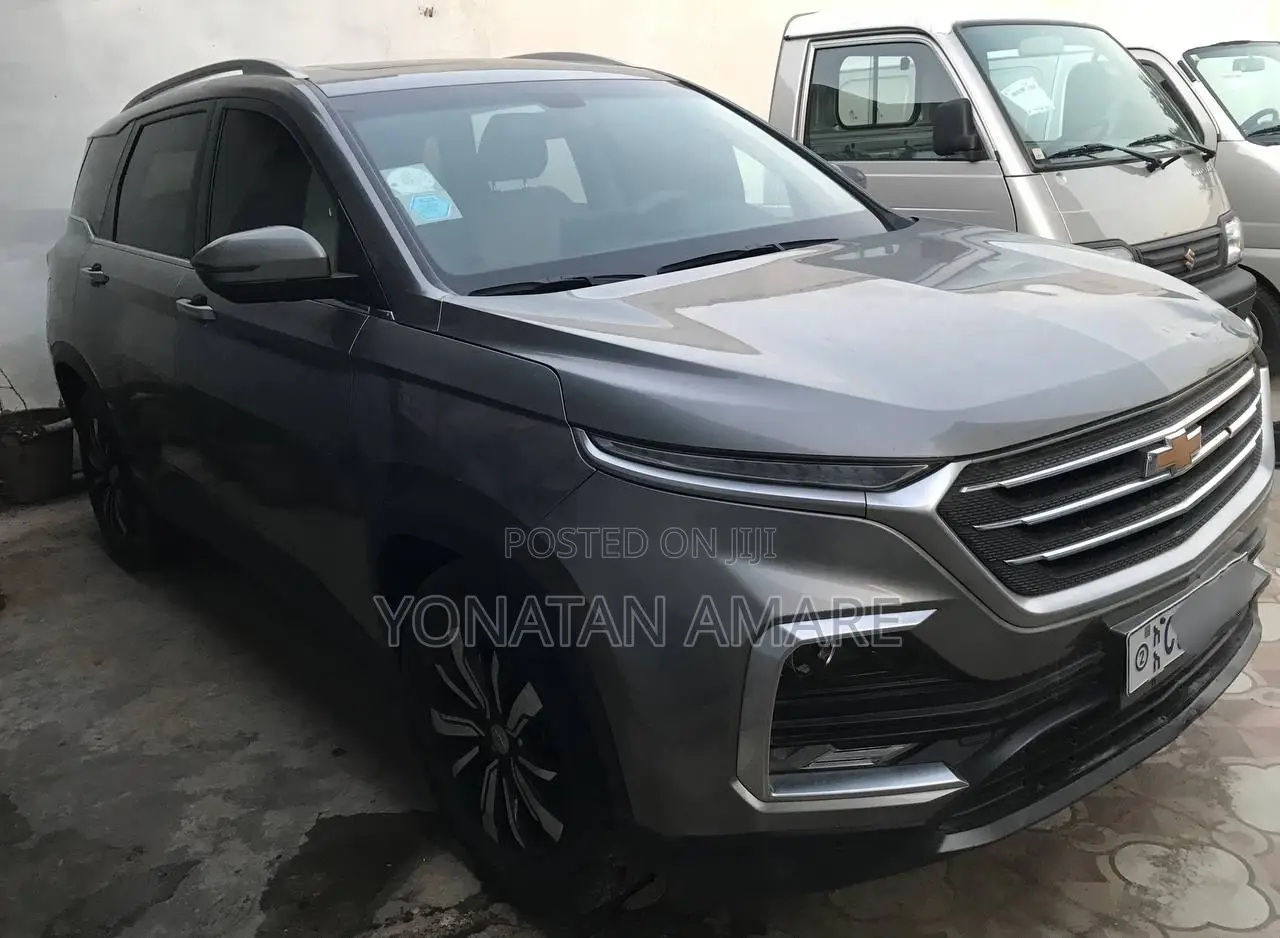 Chevrolet Captiva 2022 Silver