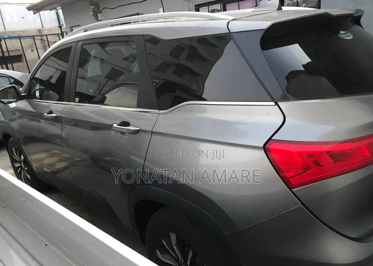 Chevrolet Captiva 2022 Silver