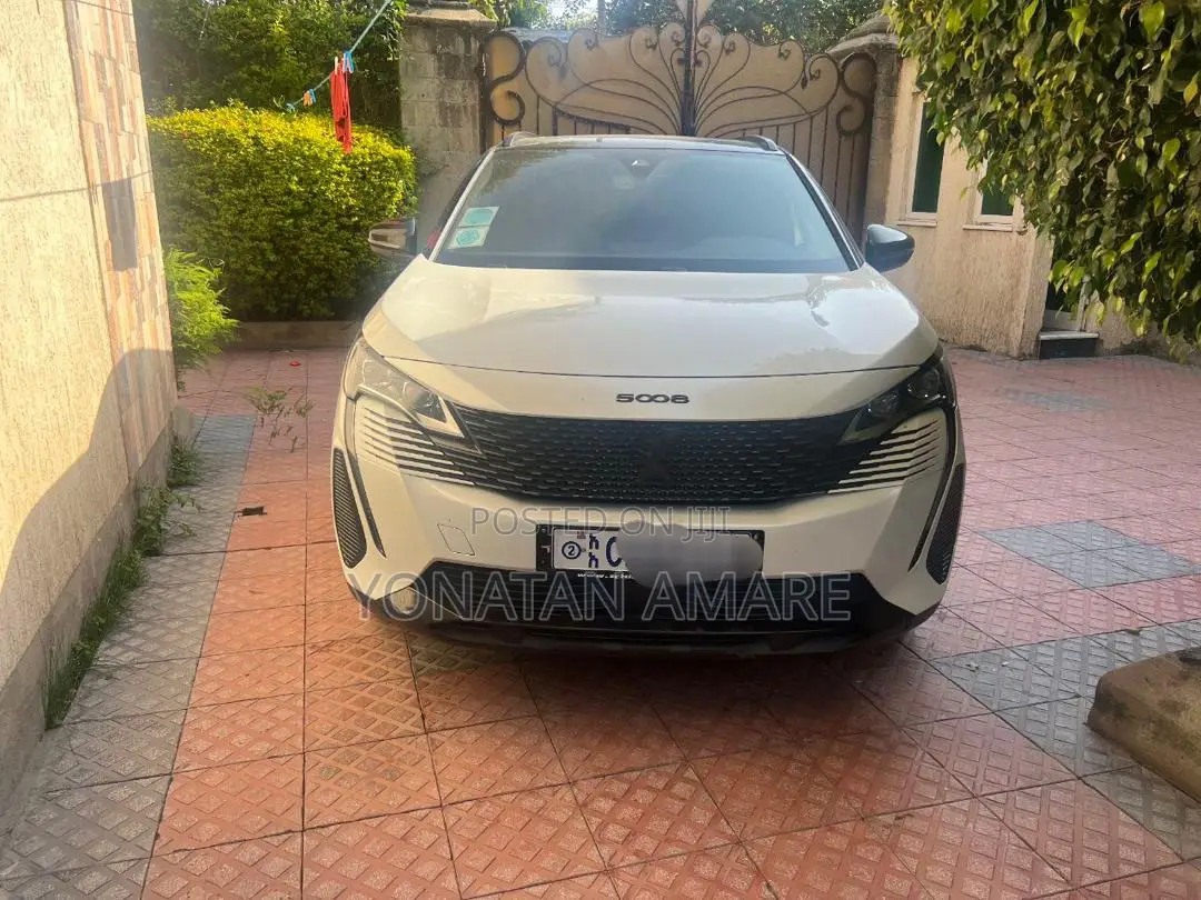 Peugeot 5008 2022 White