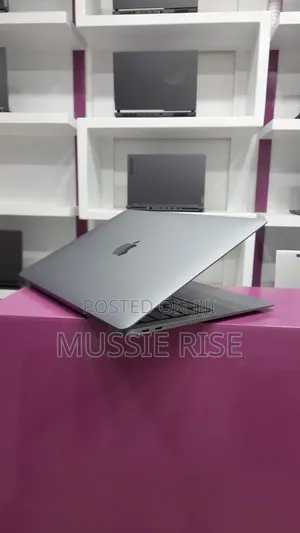 New Laptop Apple MacBook Air 2020 M1 8GB Intel Core I7 SSD 256GB